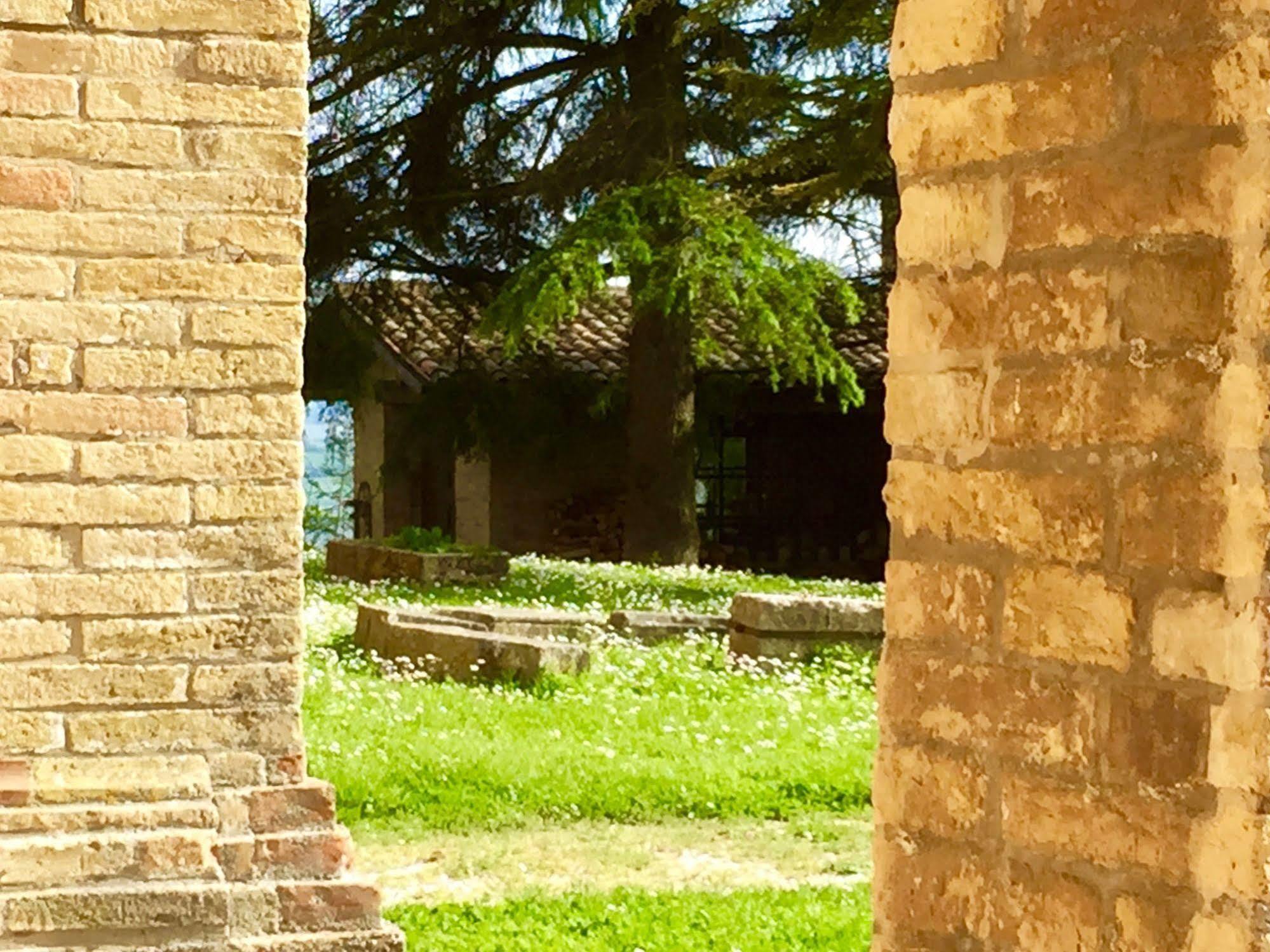 Bed and Breakfast Convento Di San Francesco Mondaino Zewnętrze zdjęcie